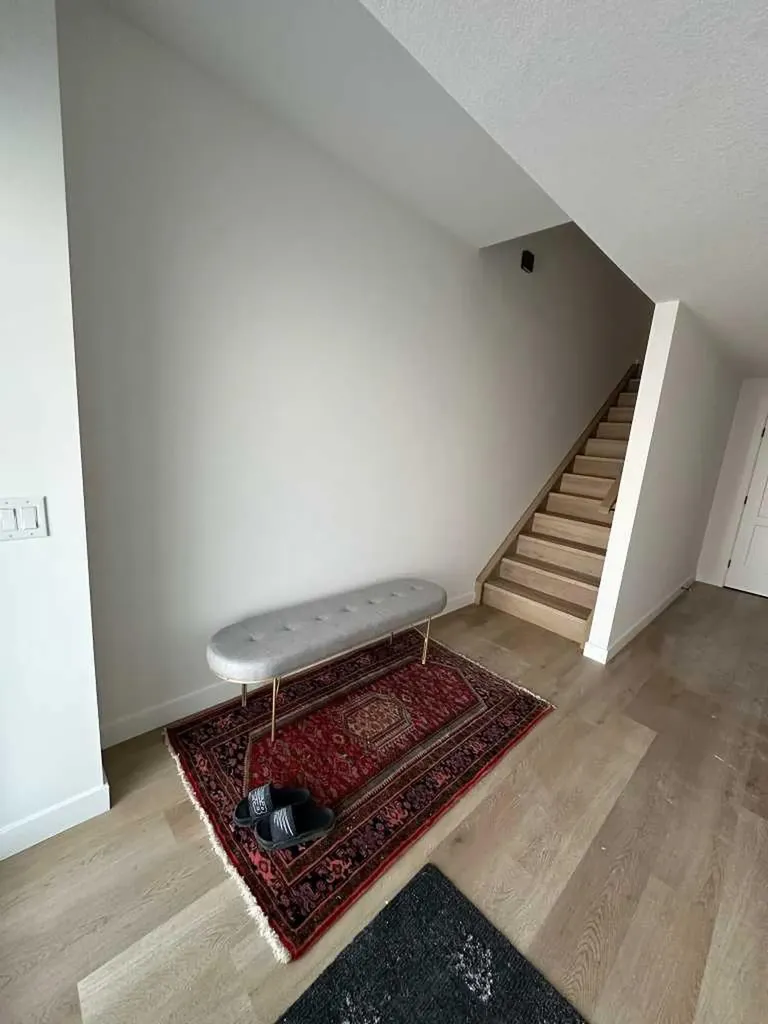 1904 47 Street Calgary AB T3B 6B8