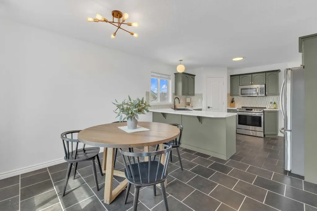 21 Silver Drive Blackfalds AB T0M 0J0