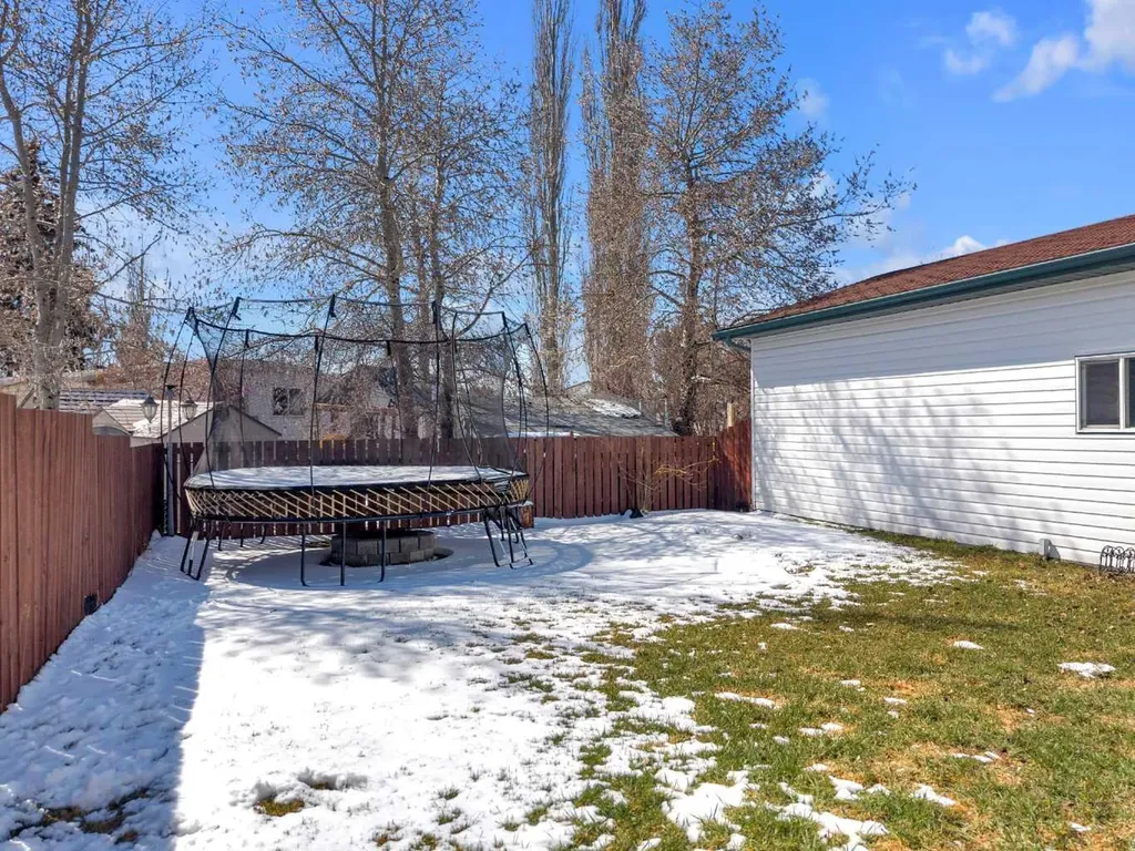 21 Silver Drive Blackfalds AB T0M 0J0