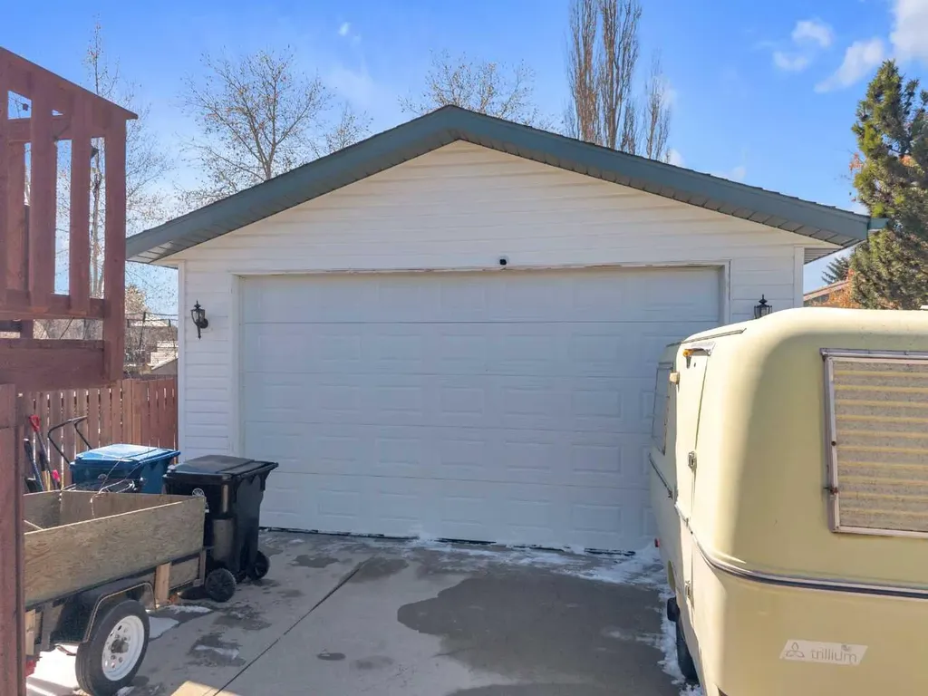 21 Silver Drive Blackfalds AB T0M 0J0