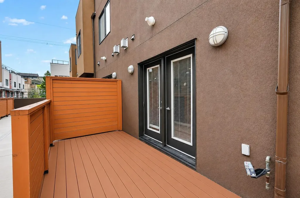 1717 27 Avenue SW Calgary AB T2T 1G9