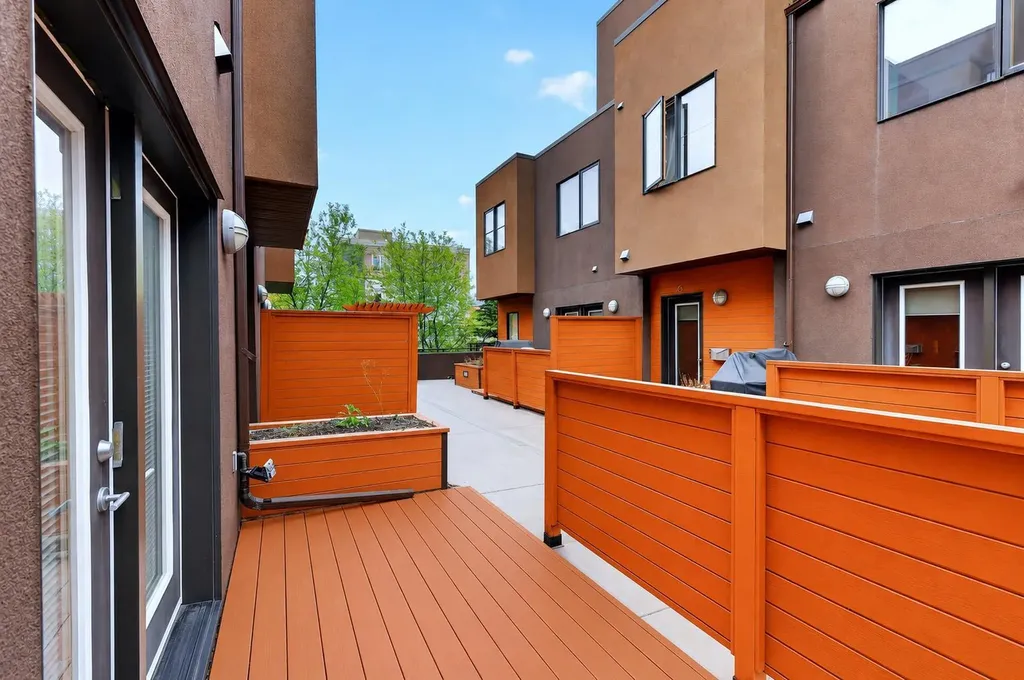 1717 27 Avenue SW Calgary AB T2T 1G9