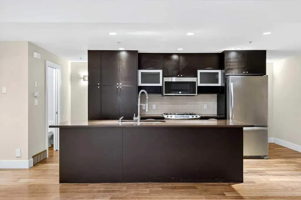 1717 27 Avenue SW Calgary AB T2T 1G9