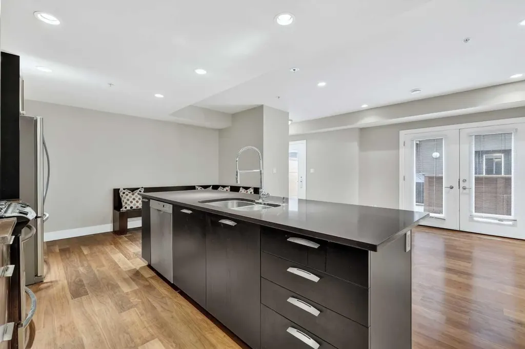 1717 27 Avenue SW Calgary AB T2T 1G9