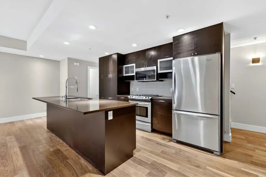 1717 27 Avenue SW Calgary AB T2T 1G9