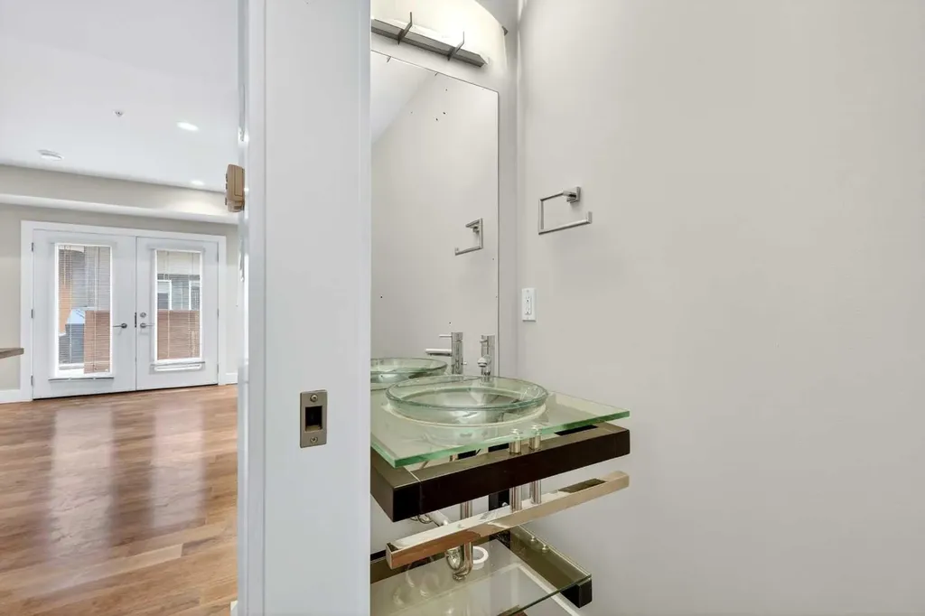 1717 27 Avenue SW Calgary AB T2T 1G9