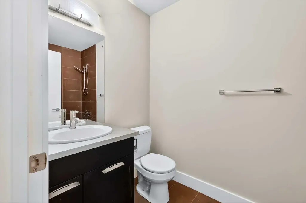 1717 27 Avenue SW Calgary AB T2T 1G9