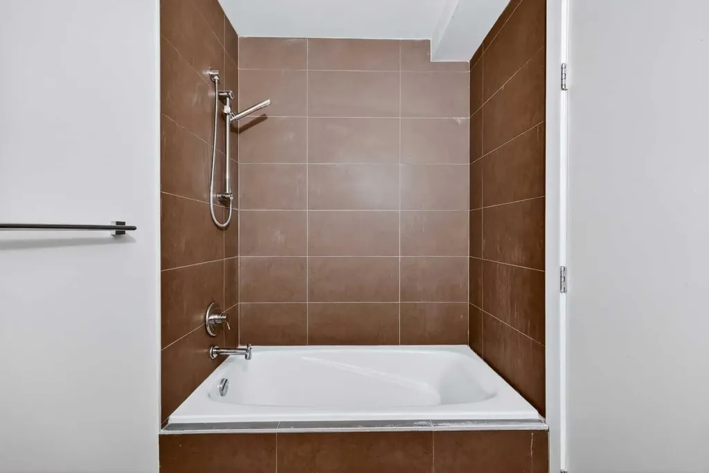 1717 27 Avenue SW Calgary AB T2T 1G9