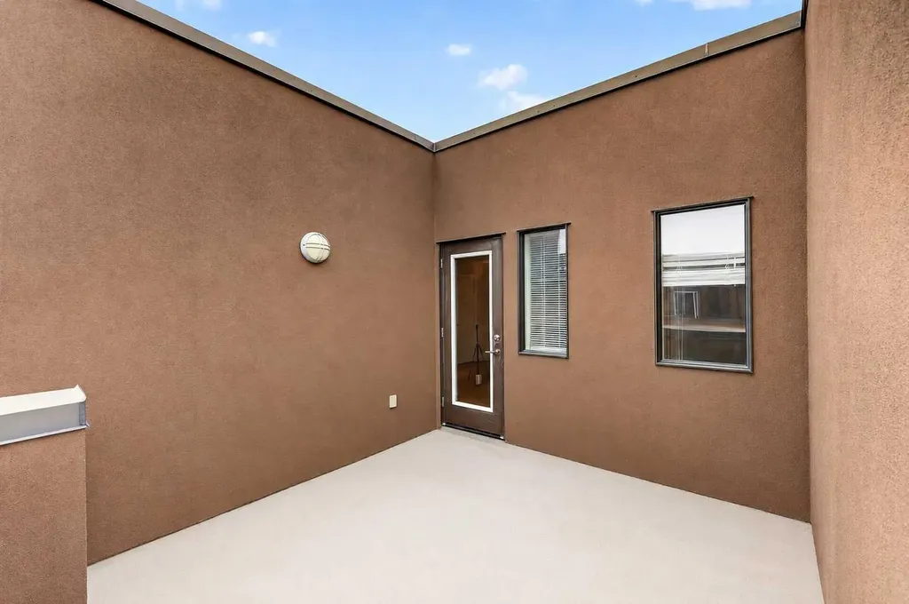 1717 27 Avenue SW Calgary AB T2T 1G9