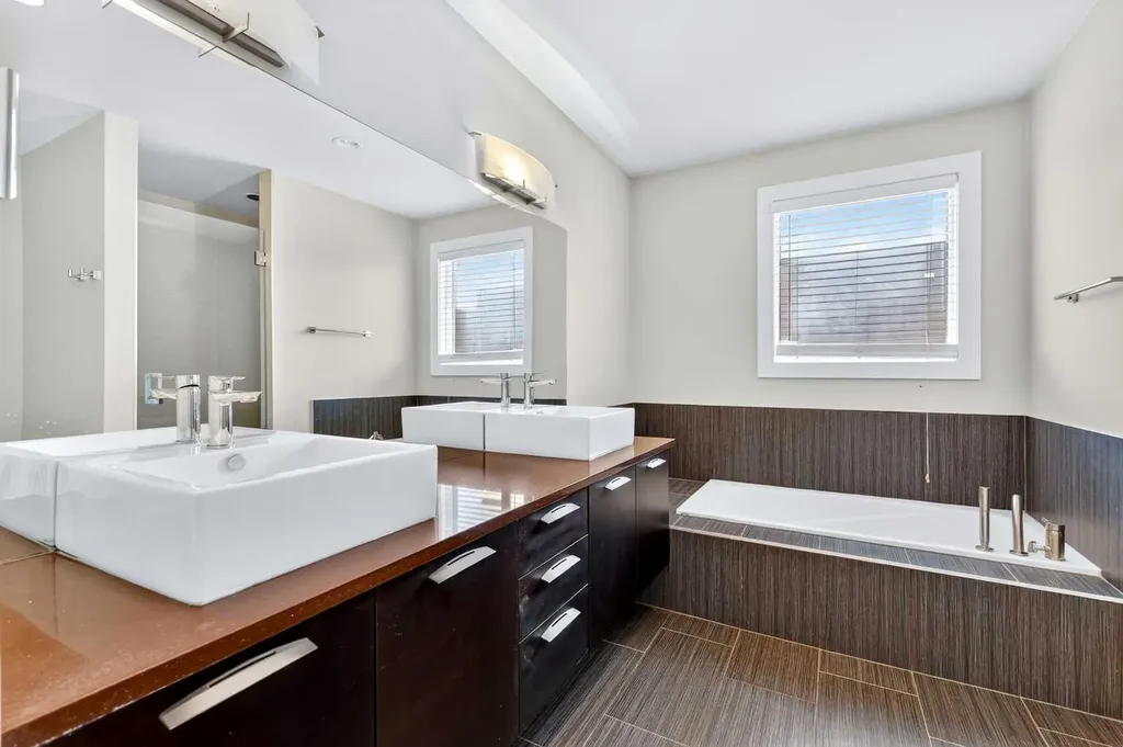 1717 27 Avenue SW Calgary AB T2T 1G9