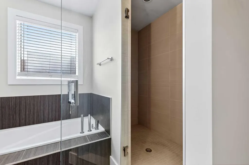 1717 27 Avenue SW Calgary AB T2T 1G9