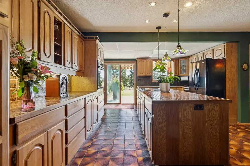 302 Macleod Trail Rural Foothills County AB T1S 5J4