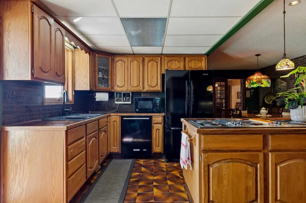 302 Macleod Trail Rural Foothills County AB T1S 5J4