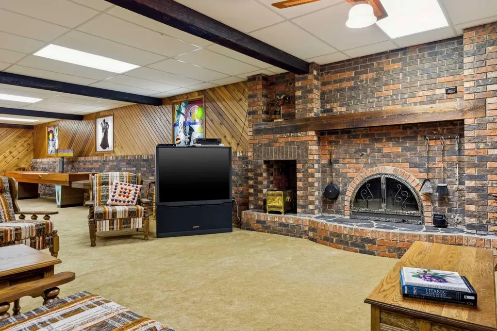 302 Macleod Trail Rural Foothills County AB T1S 5J4