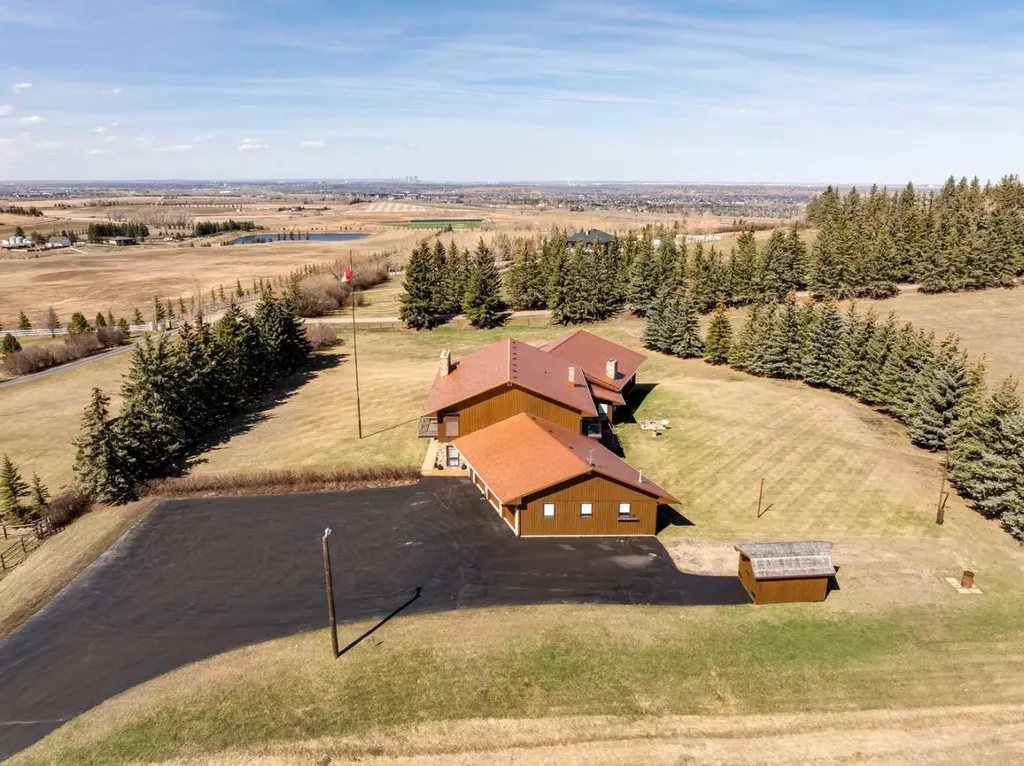 302 Macleod Trail Rural Foothills County AB T1S 5J4