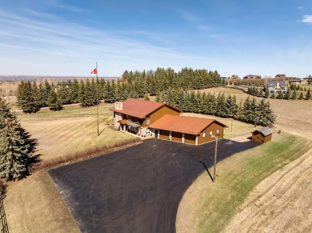 302 Macleod Trail Rural Foothills County AB T1S 5J4