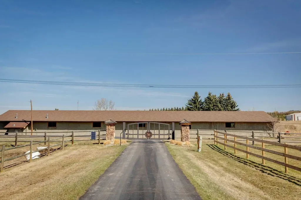 302 Macleod Trail Rural Foothills County AB T1S 5J4