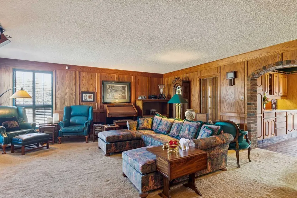 302 Macleod Trail Rural Foothills County AB T1S 5J4