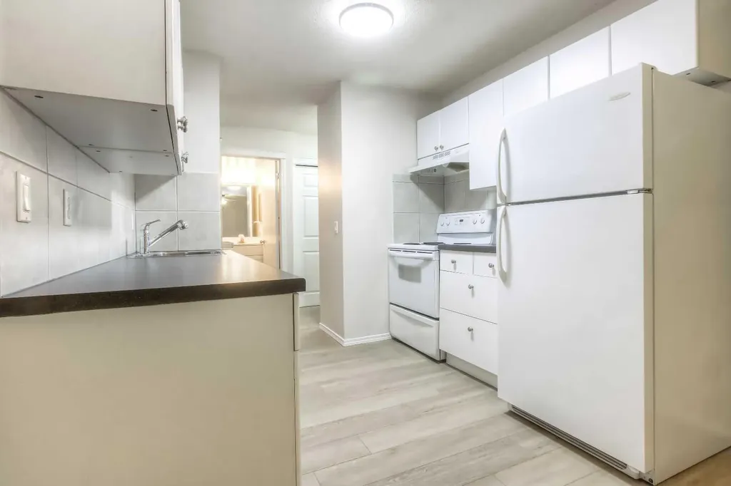 626 2 Avenue NE Calgary AB T2E0E8