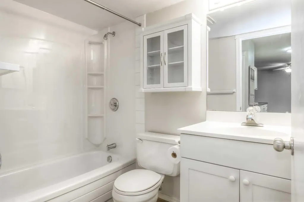 626 2 Avenue NE Calgary AB T2E0E8