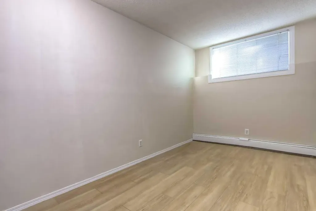 626 2 Avenue NE Calgary AB T2E0E8