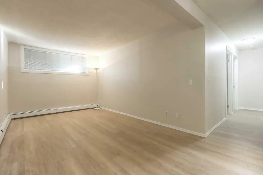 626 2 Avenue NE Calgary AB T2E0E8