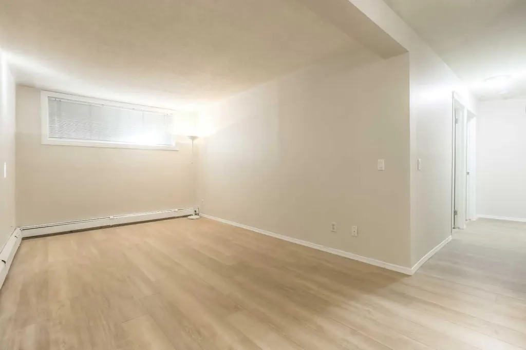 626 2 Avenue NE Calgary AB T2E0E8