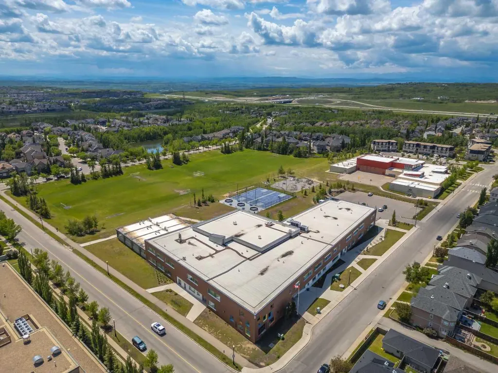 60 Welcome Place SW Calgary AB T3H 4W1