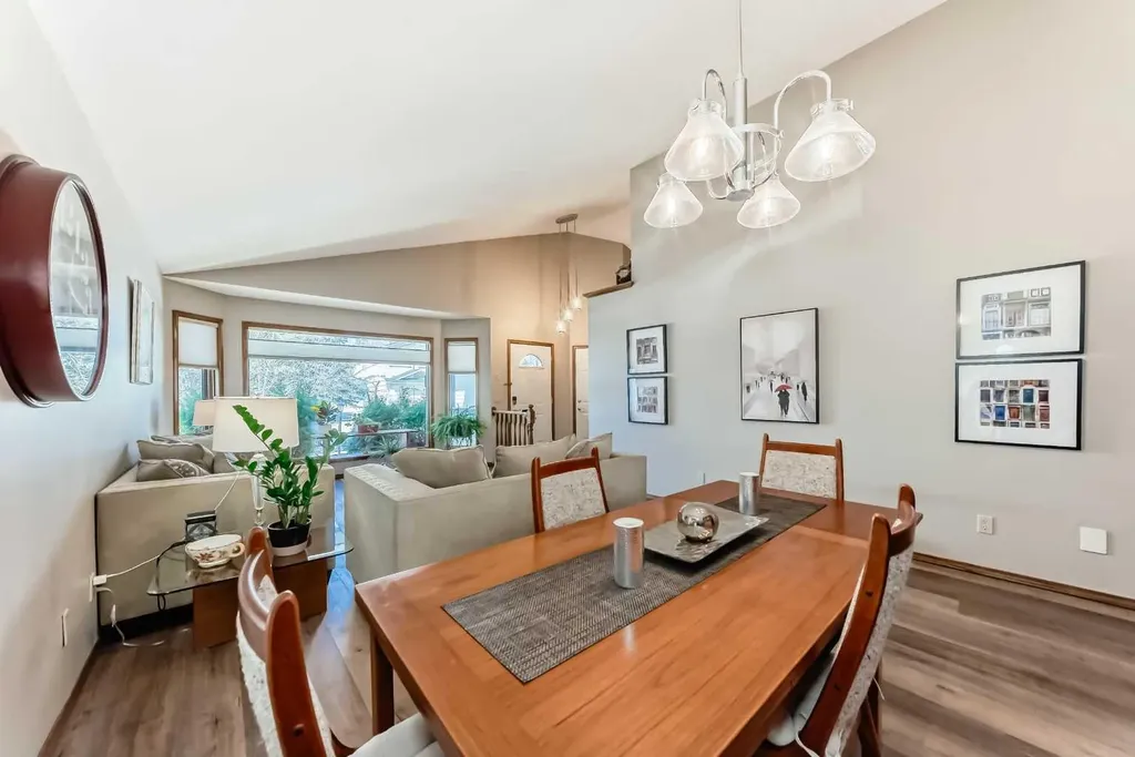 36 Shannon Road SW Calgary AB T2Y 2z6