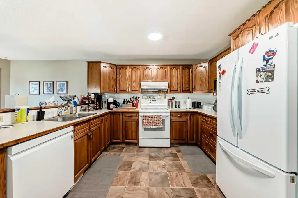 36 Shannon Road SW Calgary AB T2Y 2z6
