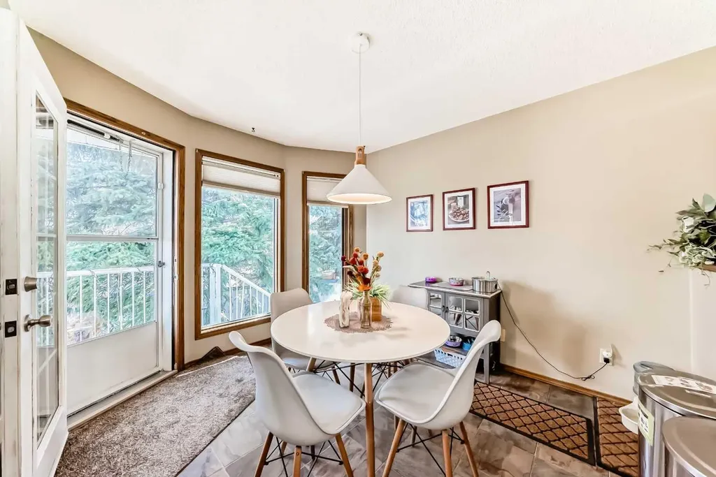 36 Shannon Road SW Calgary AB T2Y 2z6