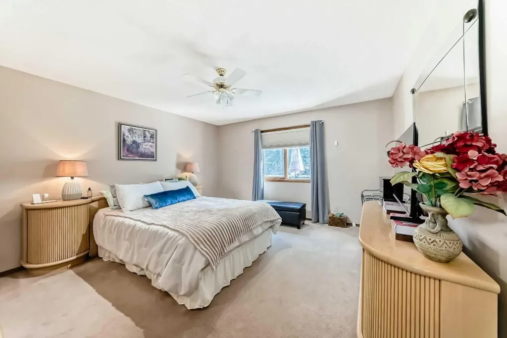 36 Shannon Road SW Calgary AB T2Y 2z6