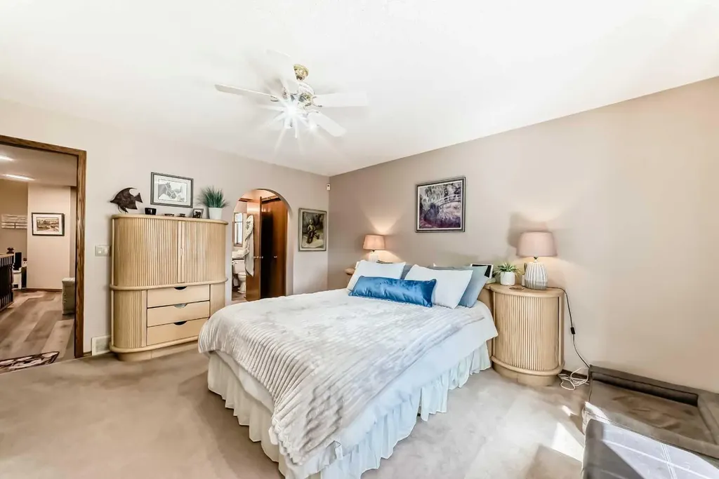 36 Shannon Road SW Calgary AB T2Y 2z6