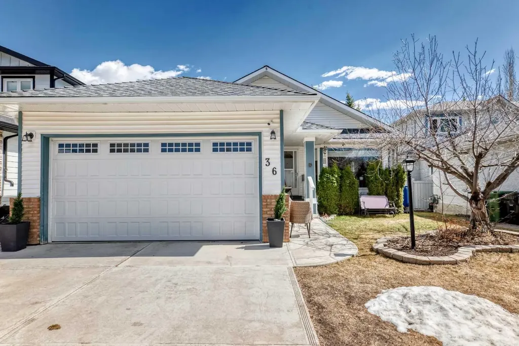 36 Shannon Road SW Calgary AB T2Y 2z6