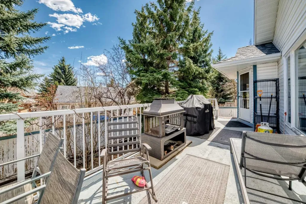 36 Shannon Road SW Calgary AB T2Y 2z6