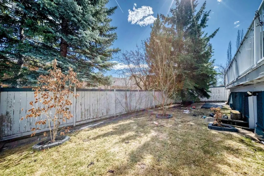 36 Shannon Road SW Calgary AB T2Y 2z6