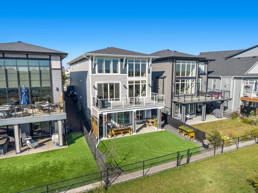 51 Creekstone Way SW Calgary AB T2X 4R4