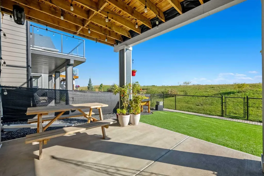 51 Creekstone Way SW Calgary AB T2X 4R4