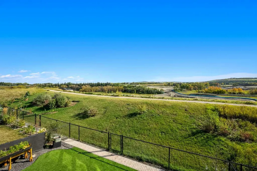 51 Creekstone Way SW Calgary AB T2X 4R4