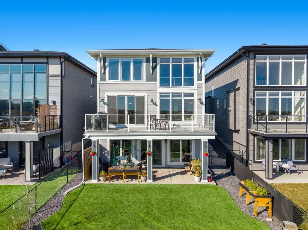 51 Creekstone Way SW Calgary AB T2X 4R4