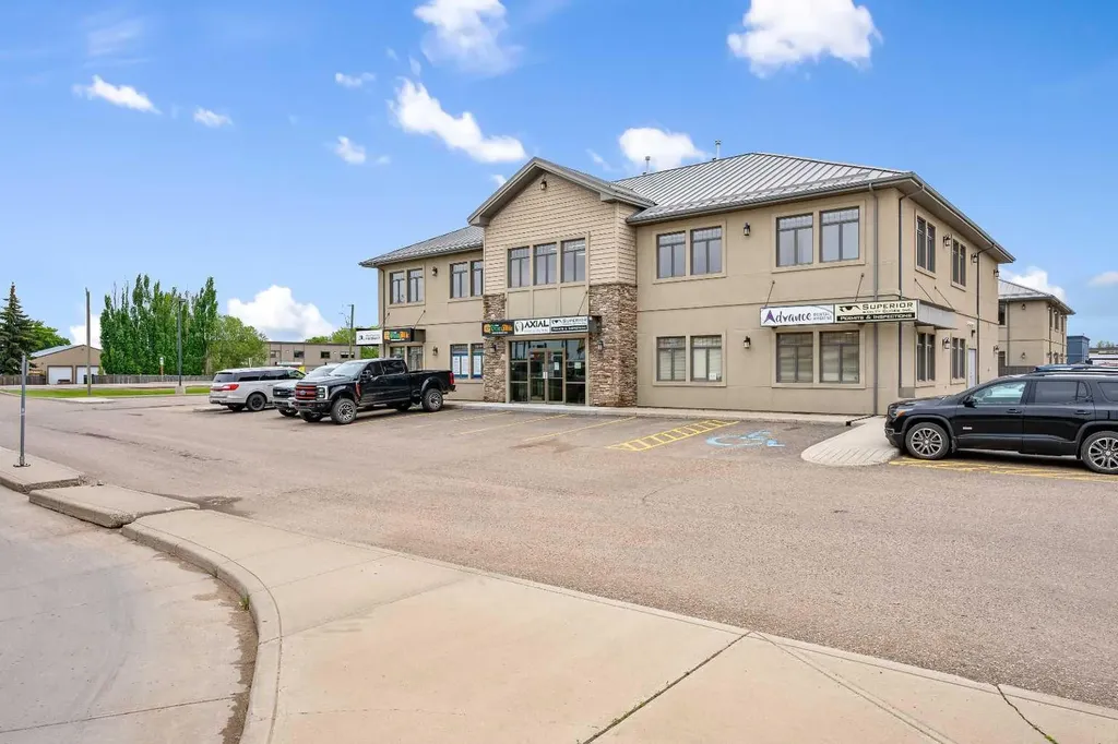 1724 50 Avenue Lloydminster AB T9V 0Y1