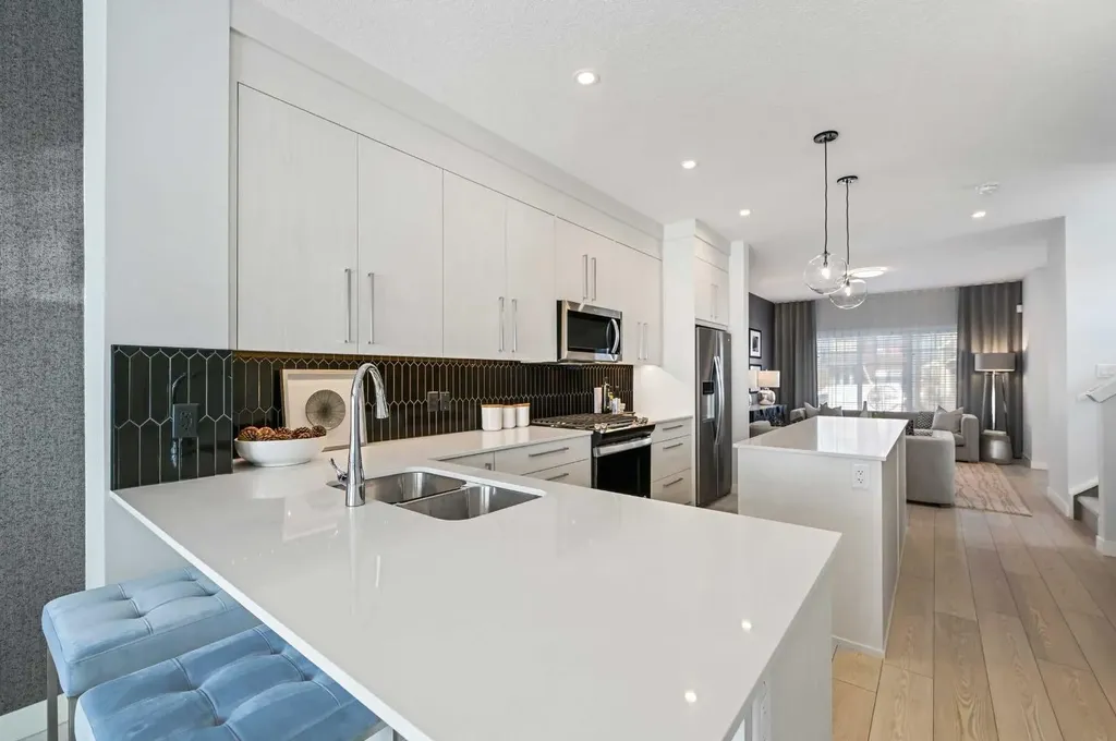 9941 Huxbury Drive NE Calgary AB T2A 8C3