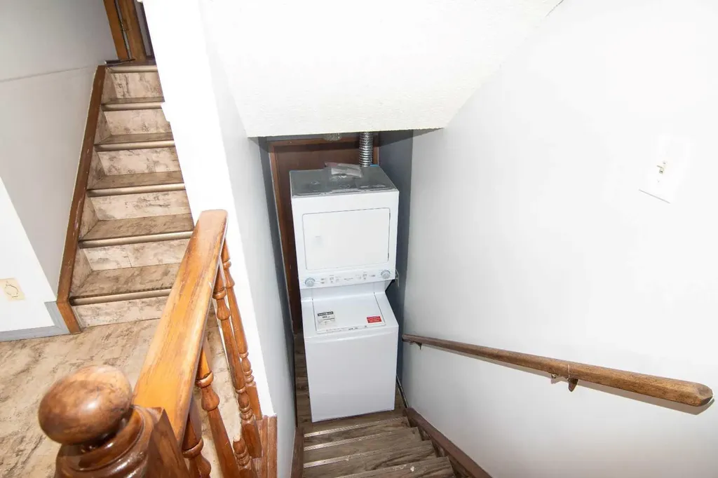 27 Taraglen Court NE Calgary AB T3J2M6
