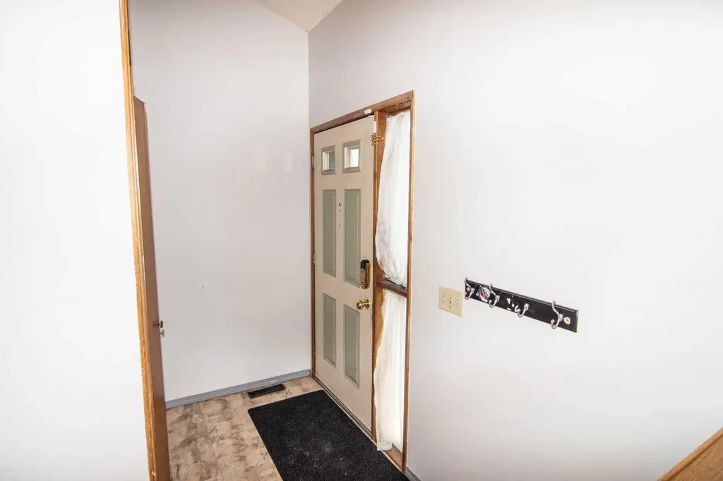 27 Taraglen Court NE Calgary AB T3J2M6