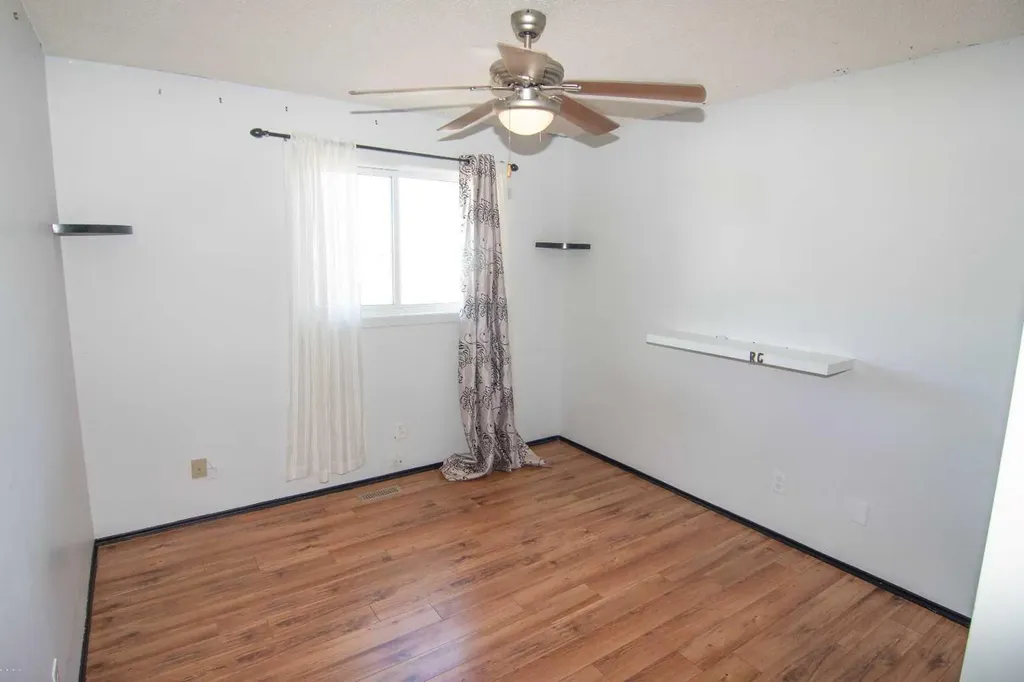 27 Taraglen Court NE Calgary AB T3J2M6