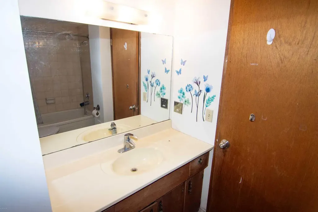 27 Taraglen Court NE Calgary AB T3J2M6