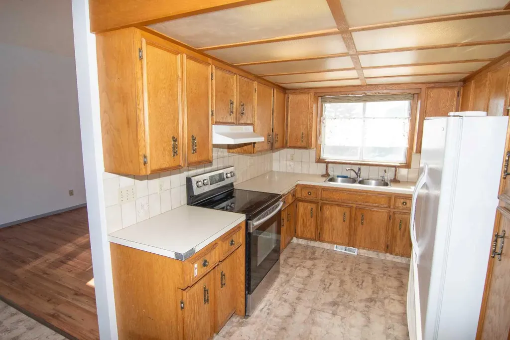 27 Taraglen Court NE Calgary AB T3J2M6