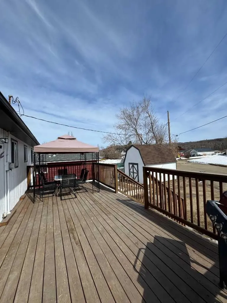 11237 91 Street Peace River AB T8S 1P7