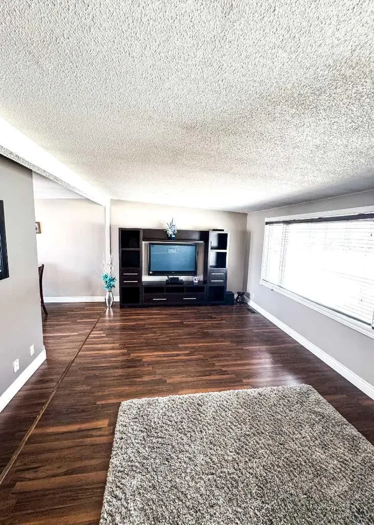 11237 91 Street Peace River AB T8S 1P7