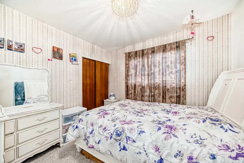 2106 24 Street S Lethbridge AB T1k 2M5